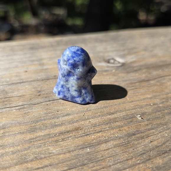 Blue Lapis Lazul hand carved mini ghost 1" - Picture 2 of 5